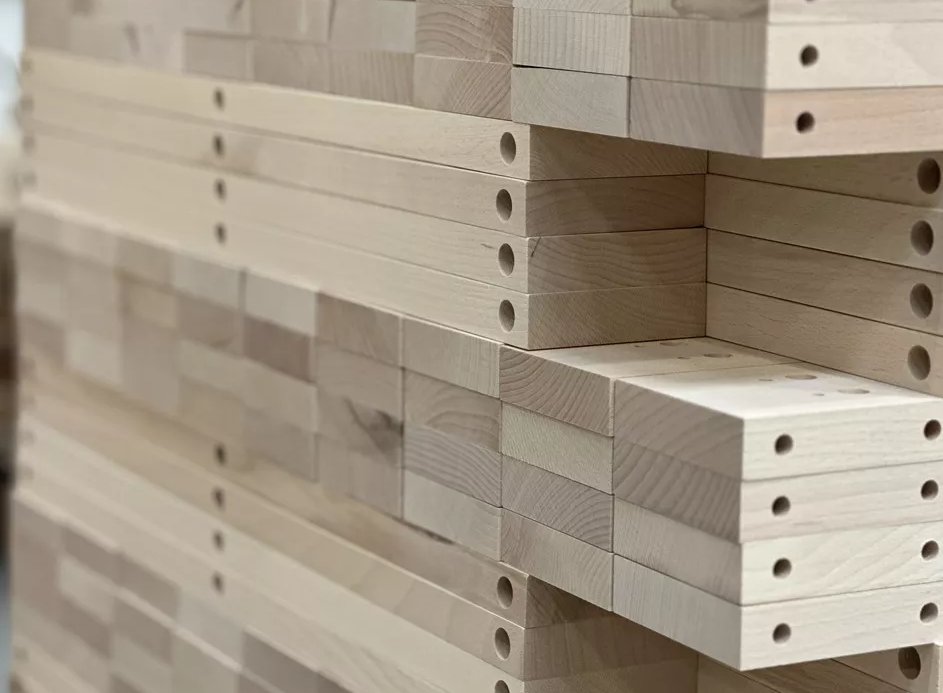 Möbelkomponenten: Holzbeine, Rahmen, Gestelle